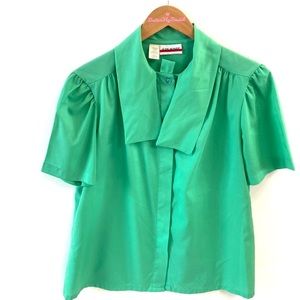 Vintage Judy Bond Green Shortsleeved Button down front Top, Size 14